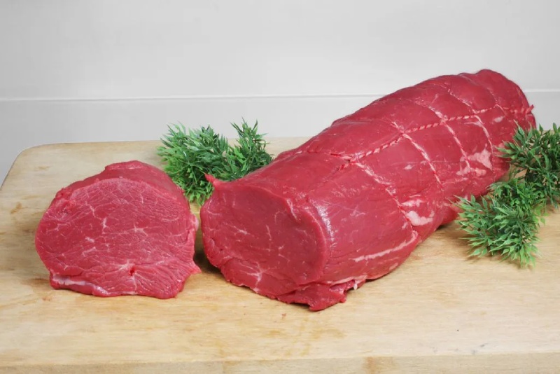 Miếng thịt bò thăn nội tươi