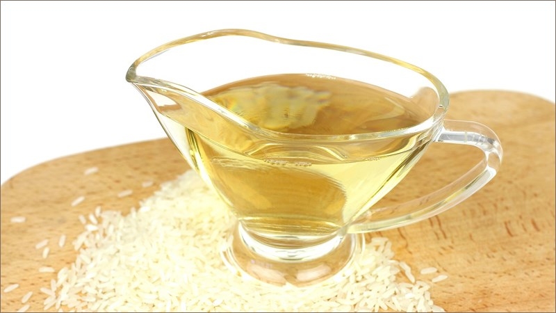 Chén giấm trong để sơ chế cật