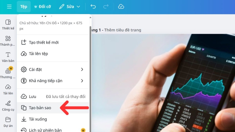 Chọn Tệp và nhấn Tạo bản sao để nhân đôi thiết kế đang mở trong Canva