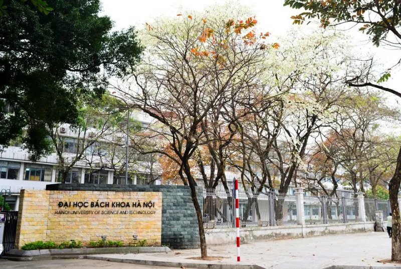 Cổng trường đại học bách khoa hà nội