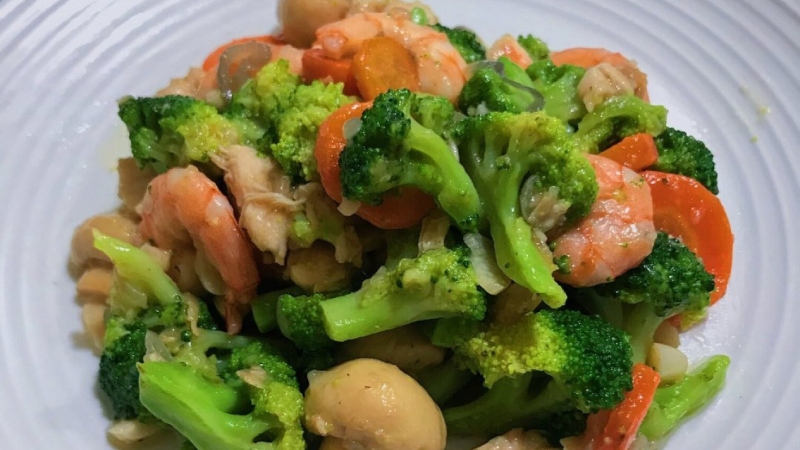 Thành phẩm bông cải xanh xào tôm