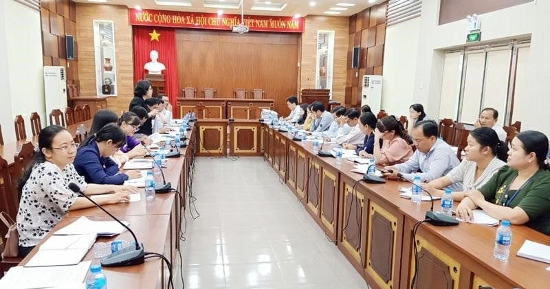 Buổi họp cán bộ, công chức, viên chức