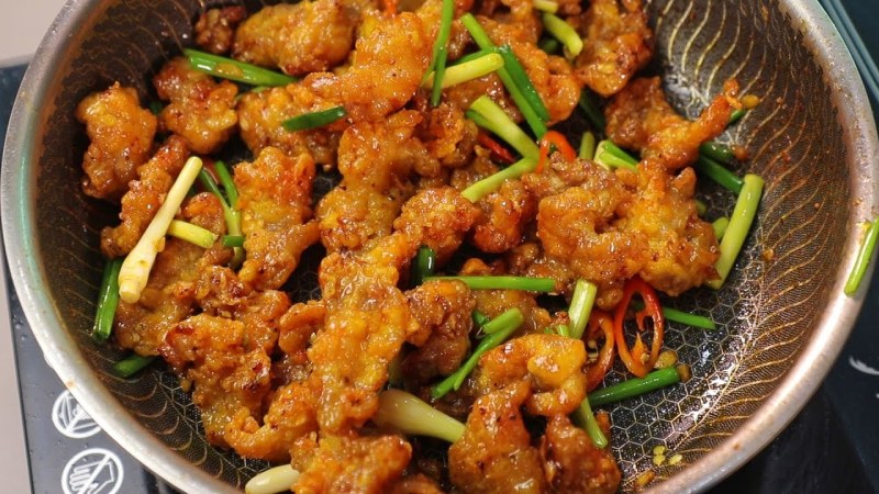 Chân gà rút xương chiên mắm hương vị đậm đà