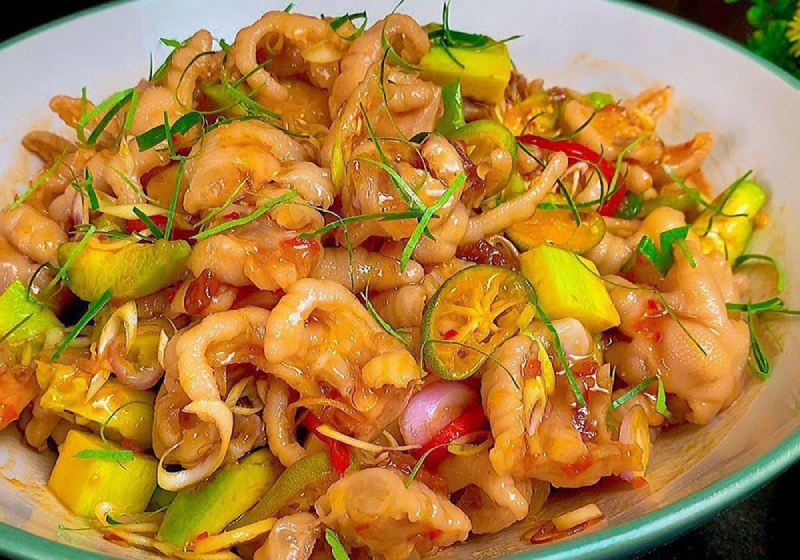 Chân gà rút xương sốt cay hấp dẫn