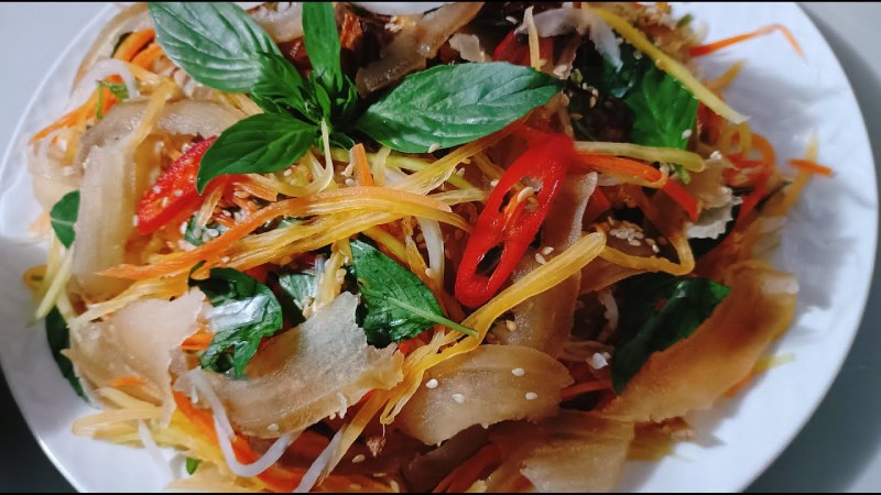 Món gỏi da bò đu đủ chua ngọt thơm ngon