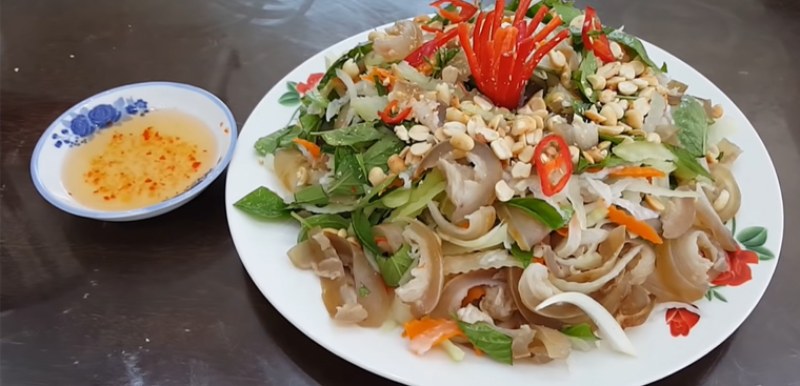 Gỏi da bò hành tây chua cay hấp dẫn