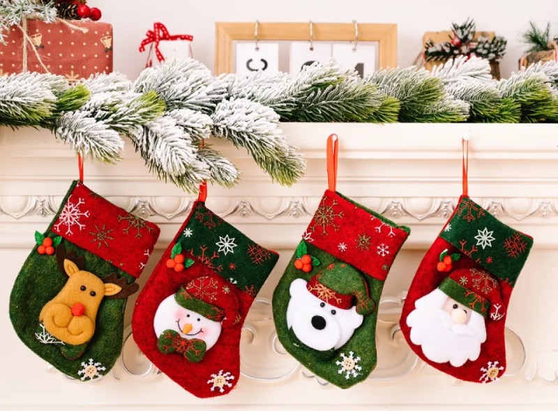 Tất trang trí Giáng Sinh với nhiều hình 