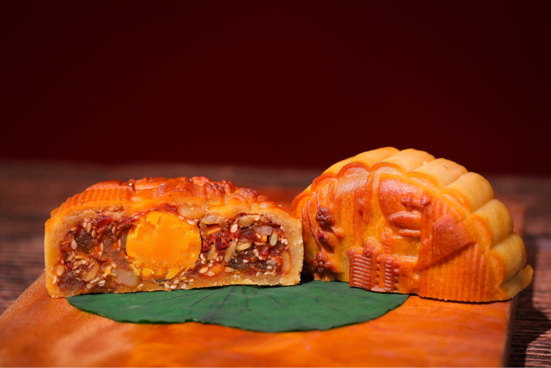Bánh Trung thu nhân thập cẩm trứng muối của Phúc An Khang Bakery