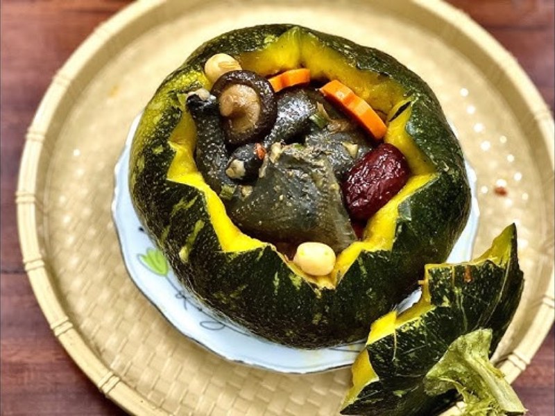  Gà ác hấp bí đỏ thơm ngon, bổ dưỡng