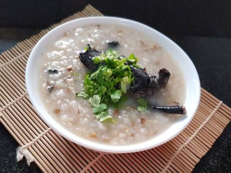 Cháo gà ác dễ tiêu, bổ dưỡng