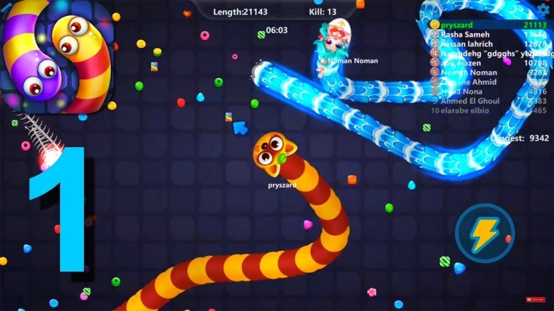Cảnh gameplay rắn nhiều màu tranh đấu, ăn điểm sáng trong đấu trường trực tuyến