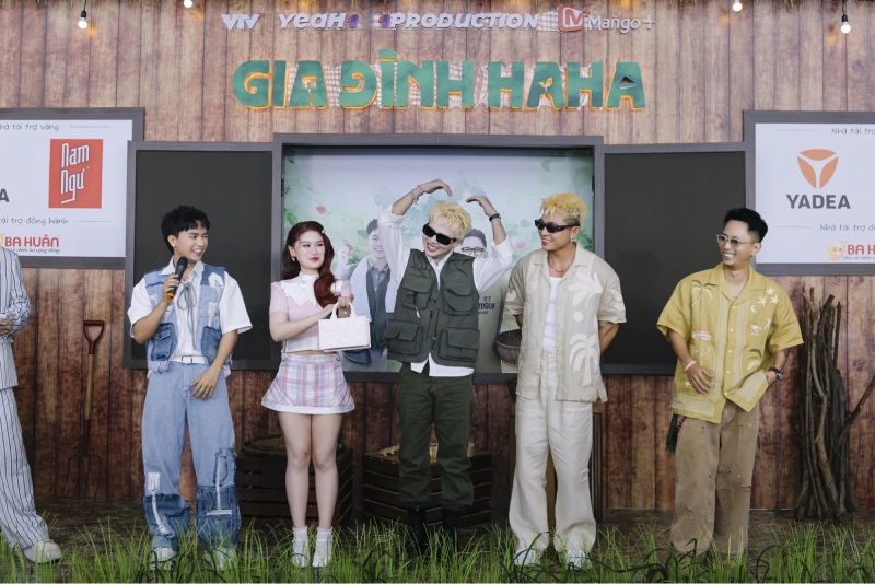 Buổi hợp báo gia đình haha
