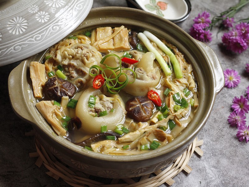 Món giò heo măng khô