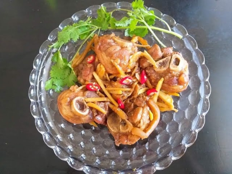 Món giò heo kho gừng