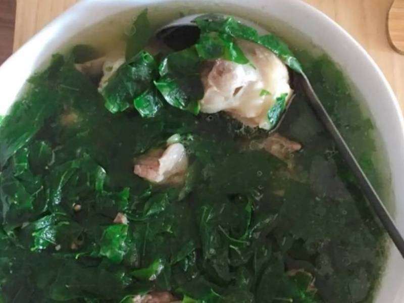  Canh giò heo rau ngót thanh mát