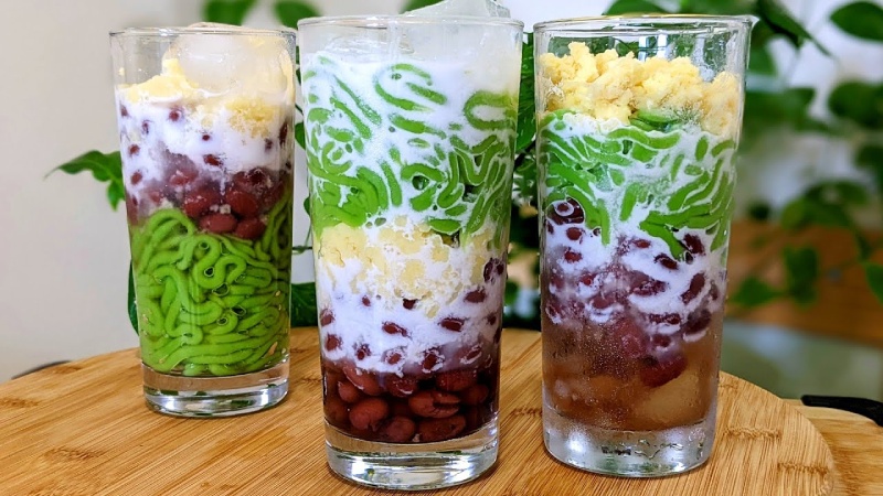 Ly chè mát lạnh với bánh lọt xanh mướt, đậu đỏ bùi ngon