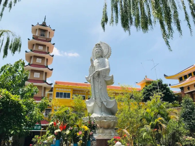 Chùa Xá Lợi thanh tịnh dịp Tết Sài Gòn