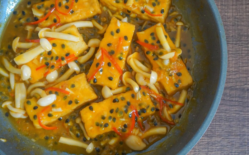Món Đậu hũ sốt chanh dây