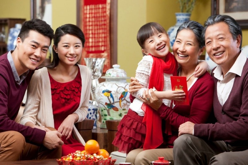 Ảnh gia đình quây quần hạnh phúc