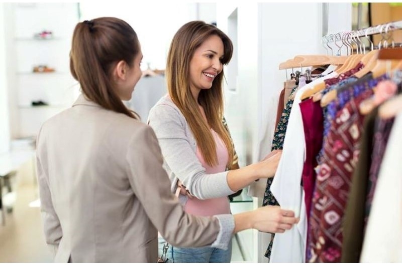 chọn mua quần áo