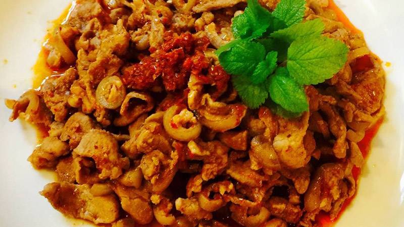Heo rừng xào sa tế cay thơm, đậm đà