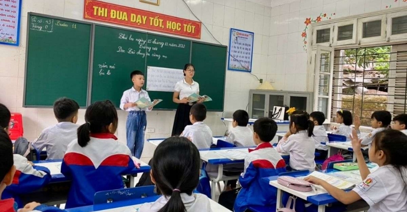 Khoảng khắc trong tiết học ngày Nhà giáo Việt Nam 