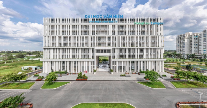 Khuôn viên trường đại học văn hiến