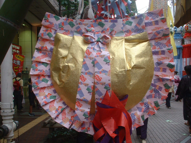 Trang trí Kamiko giấy màu trong lễ hội Tanabata Nhật
