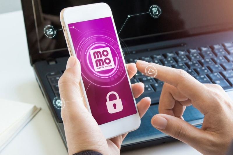 Giao diện ví điện tử MoMo trên điện thoại với tính năng bảo mật cao