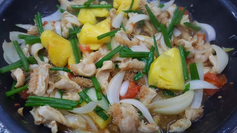 Lòng bò xào dứa mềm dai tự nhiên