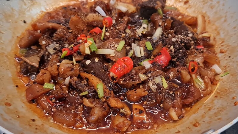 Lòng bò kho tiêu dậy mùi hương vị