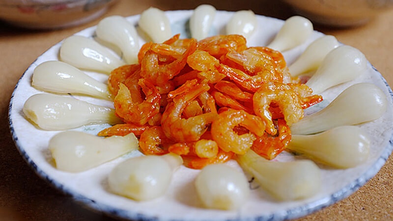 Món tôm khô củ kiệu