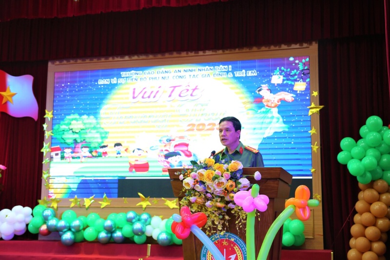 Đại diện phát biểu trong chương trình Vui Tết Trung Thu