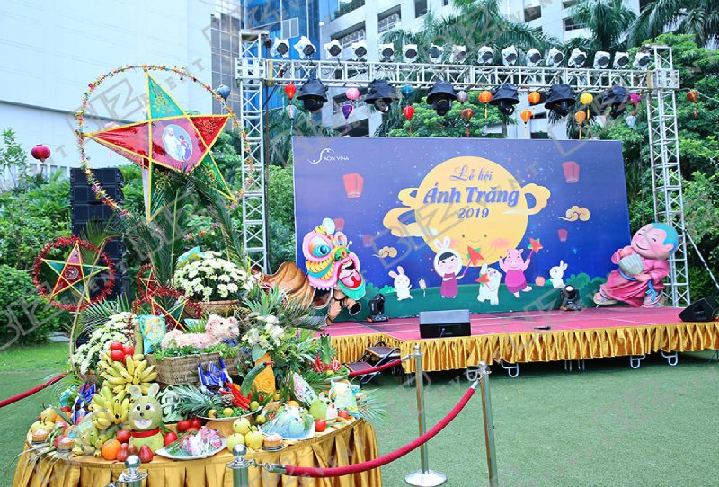 Sân khấu lễ hội Trung Thu trang trí lung linh