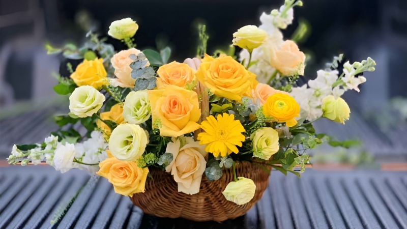 Giỏ hoa hồng nhiều màu