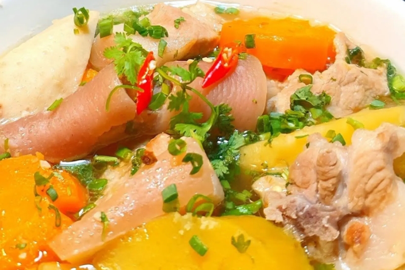 Đuôi heo hầm đu đủ mềm ngọt, thơm ngon