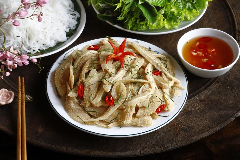 Món nem tai thính hấp dẫn