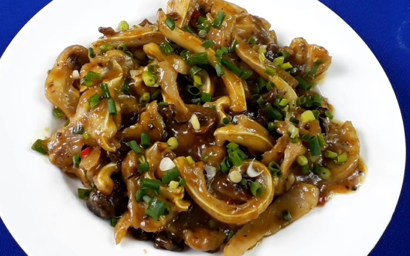 Món tai heo sốt me chua ngọt