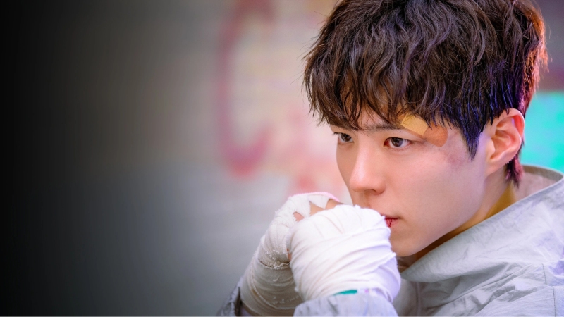 Park Bo Gum với nhiều vết thương trên mặt