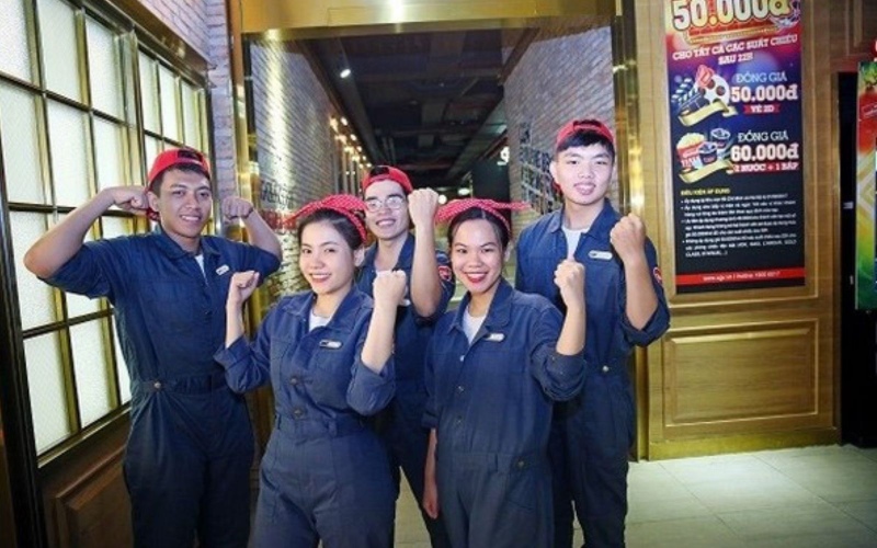 đội ngũ nhân viên nhiệt tình tại CGV Sư Vạn Hạnh
