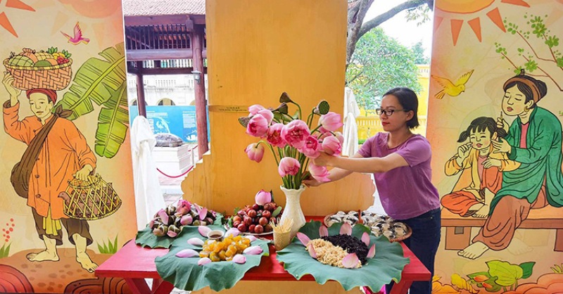 Chuẩn bị lễ vật để cúng Tết Đoan Ngọ