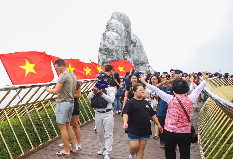 Du lịch khám phá văn hóa nhân ngày 2/9