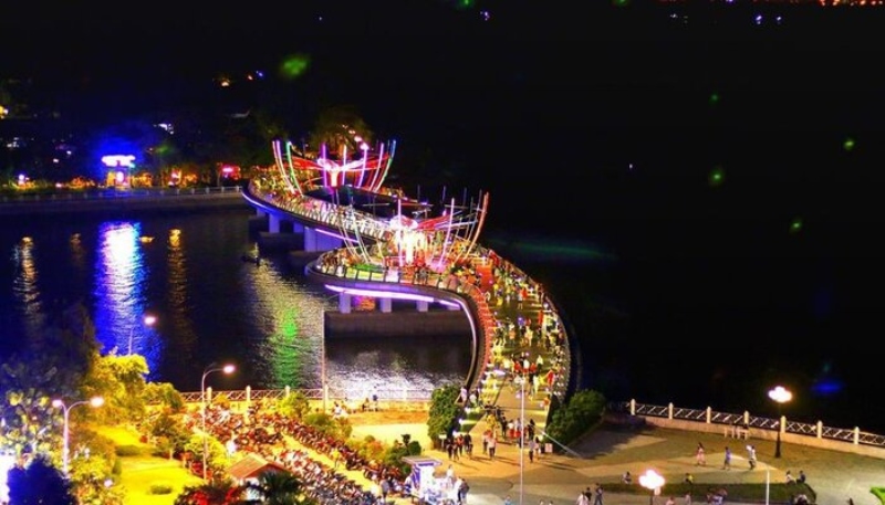 Cầu tính yêu Cần Thơ rực sáng về đêm