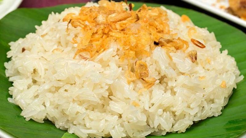 thịt gà và xôi nếp có thể gây khó tiêu