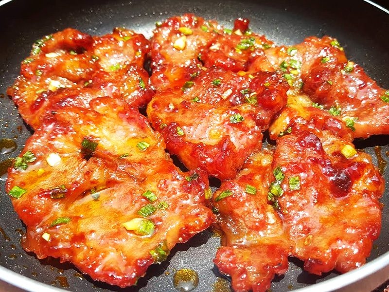 Món thịt thăn chuột heo mật ong áp chảo