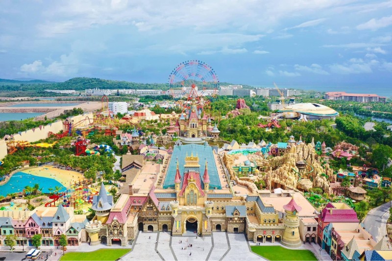 Toàn cảnh khu vui chơi VinWonders Phú Quốc từ trên cao