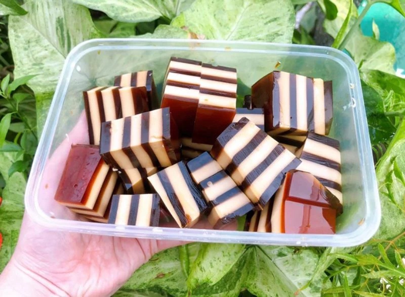 Thạch cà phê sữa nhiều lớp