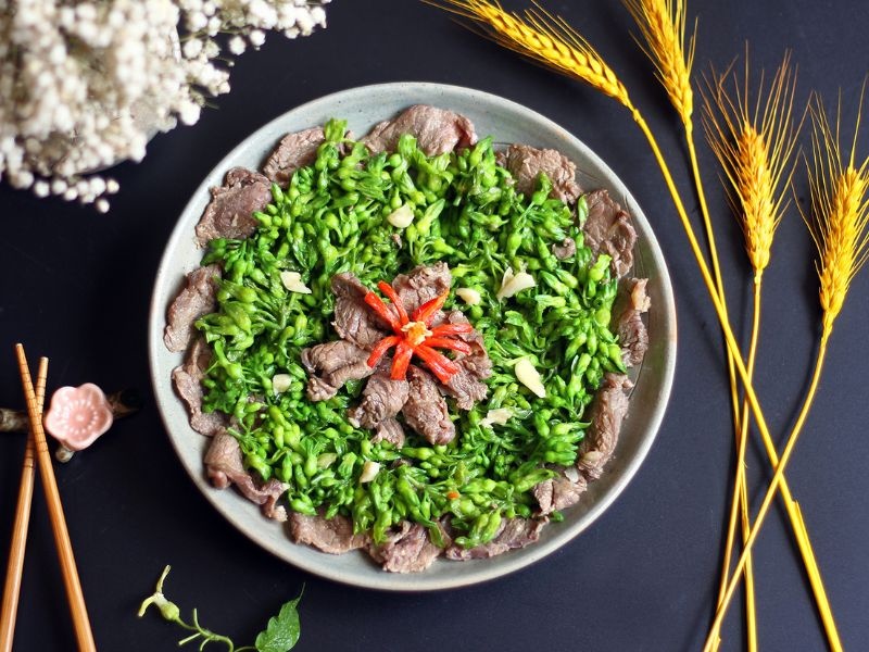 Món bò né bông thiên lý và bánh đa