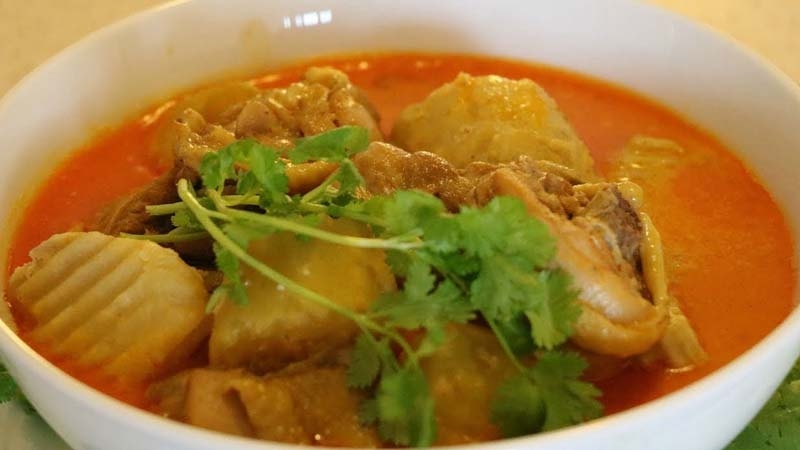 Món cari gà hấp dẫn