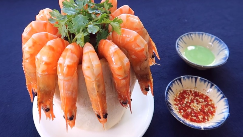 Món tôm hấp nước dừa